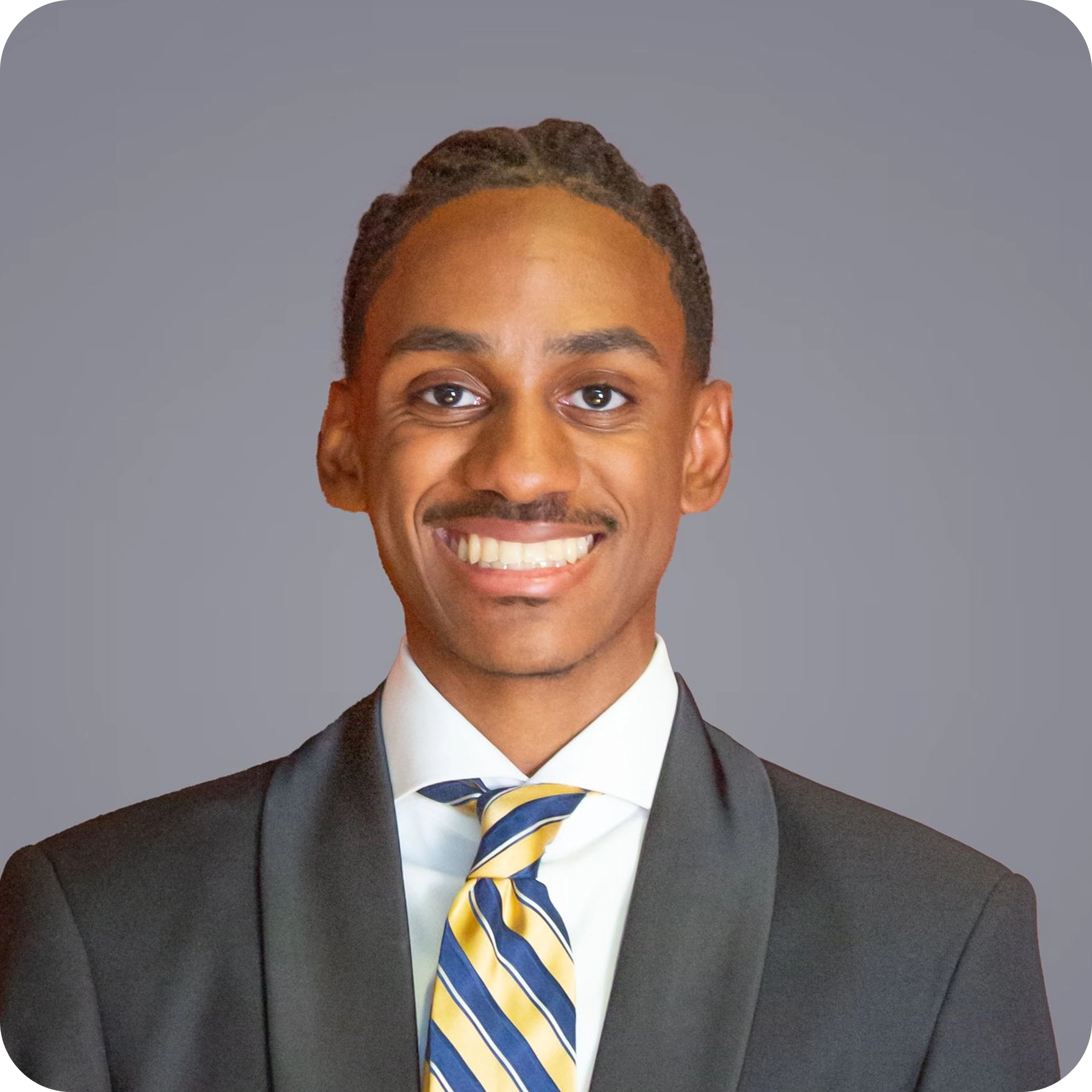 Akindele O. headshot.