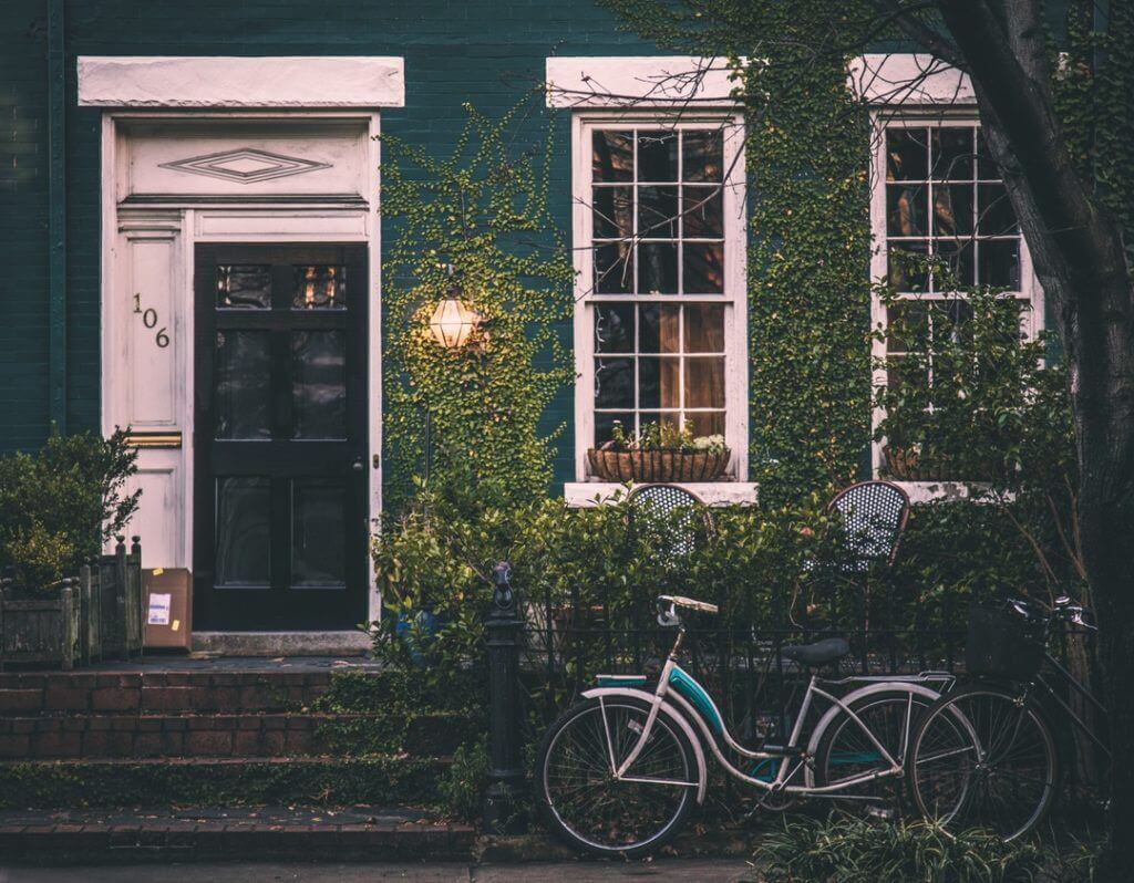 How to Avoid Financial Disaster When You Move in With Your Partner