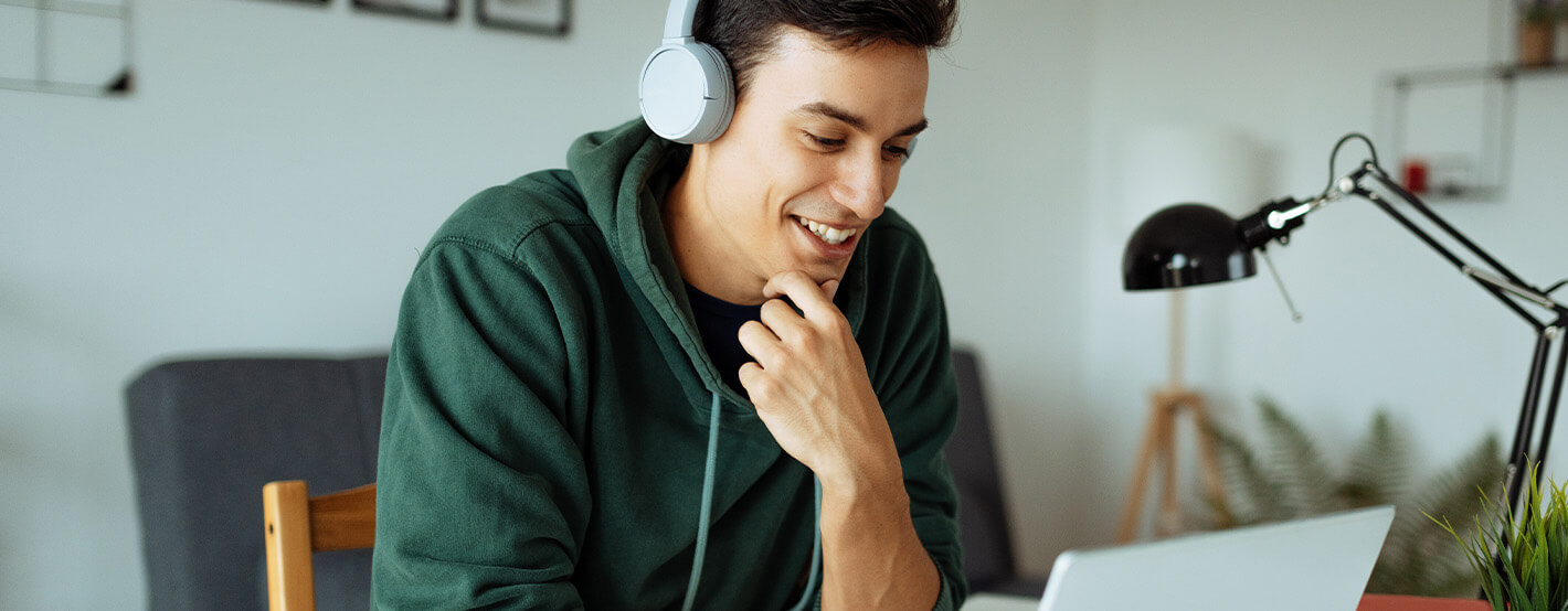 20 Best Finance Podcasts to Help You Master Your Money