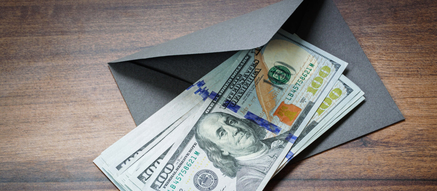 100 Envelope Challenge: What It Is & How It Saves You $5000