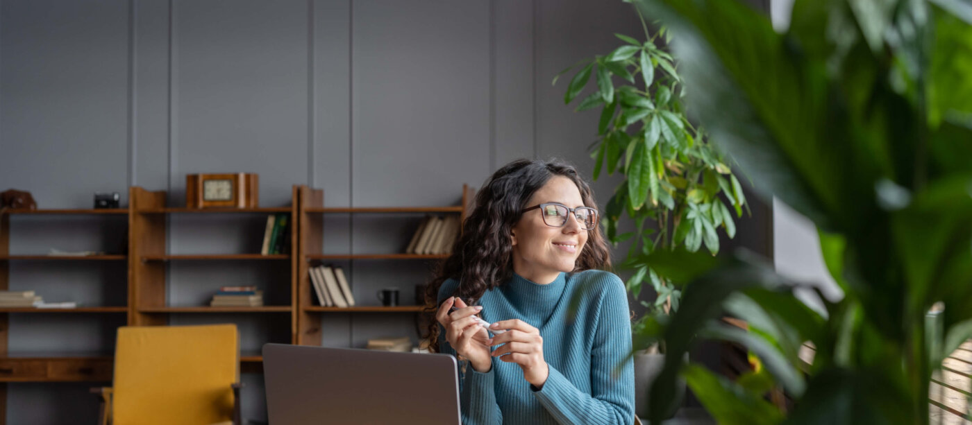 A Guide to Setting Financial Goals in 2023 (with Examples)